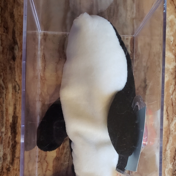 AUTHENTIC Beanie baby Splash the Whale. Mint condition. Comes with acrylic case - Picture 7 of 10